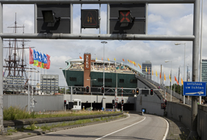 Ingang IJ-tunnel. Foto: Ton van Rijn, Stadsarchief